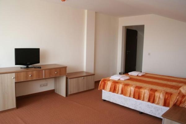 Hotel Akre Kavarna Bagian luar foto