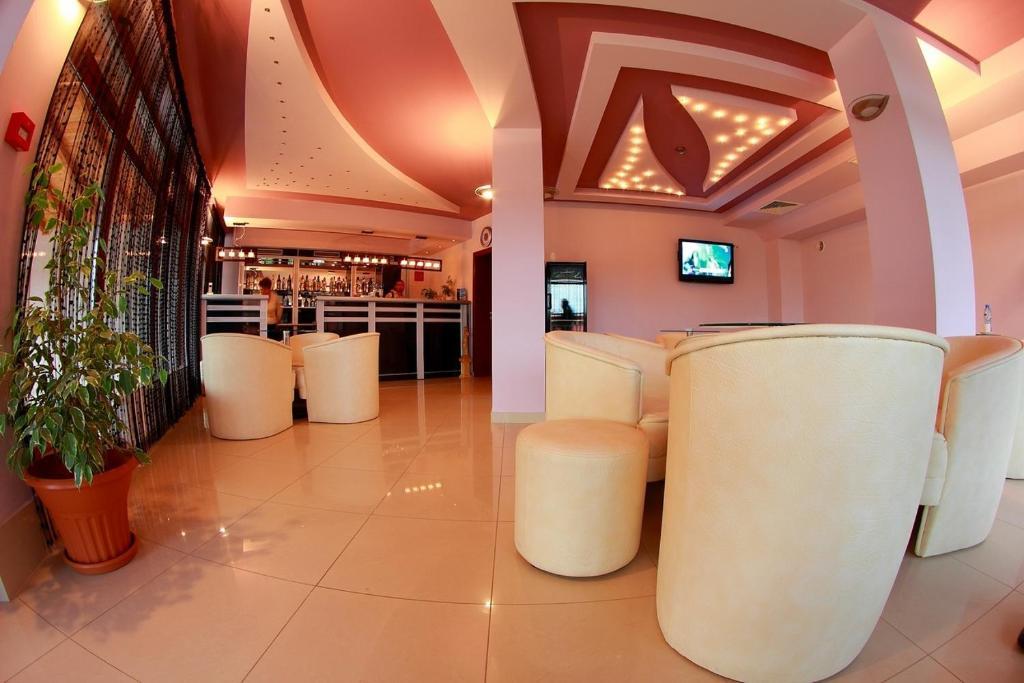 Hotel Akre Kavarna Bagian luar foto